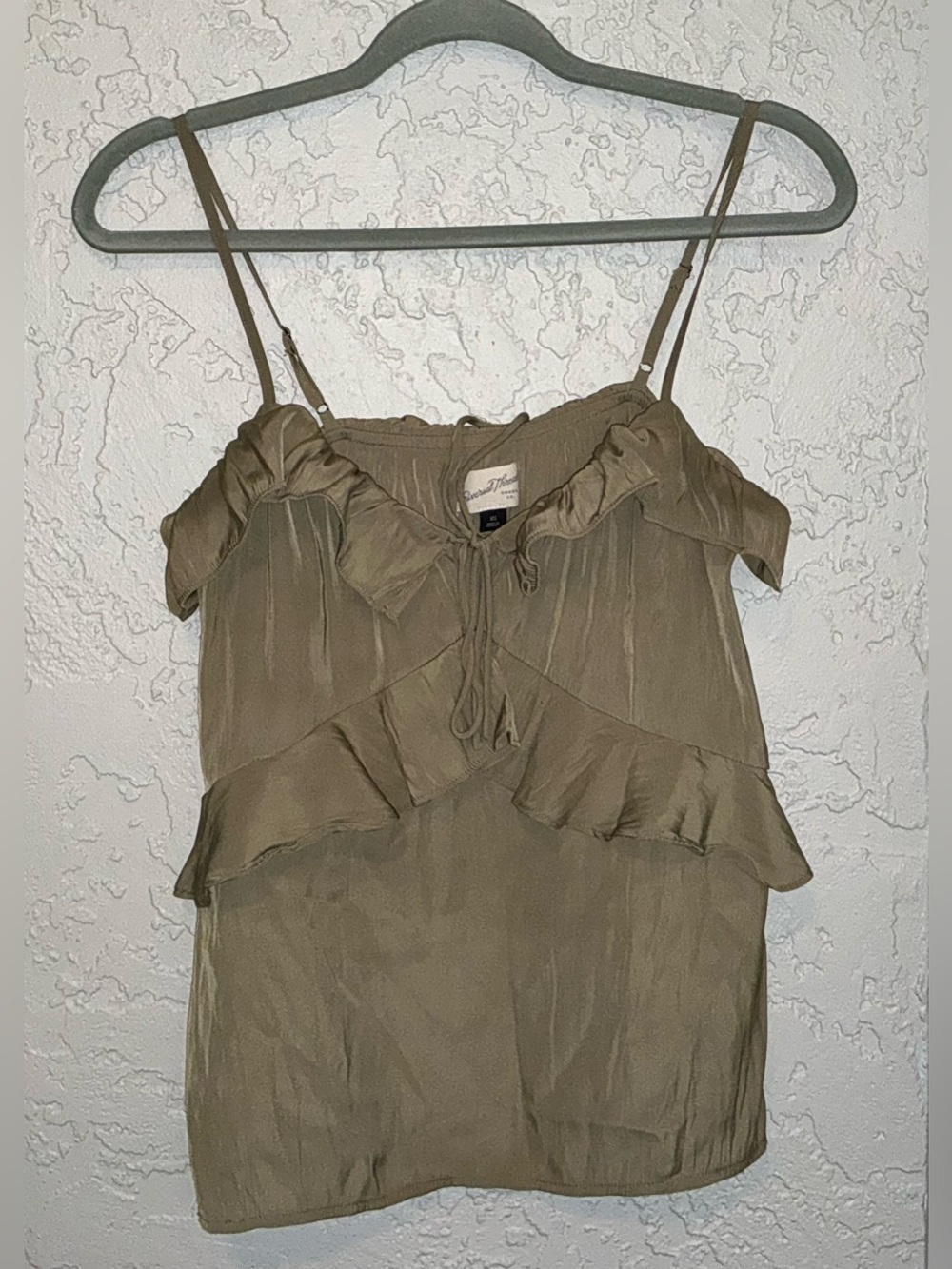 Universal Thread Green Ruffle Tie-Front Cami - Picture 2 of 6